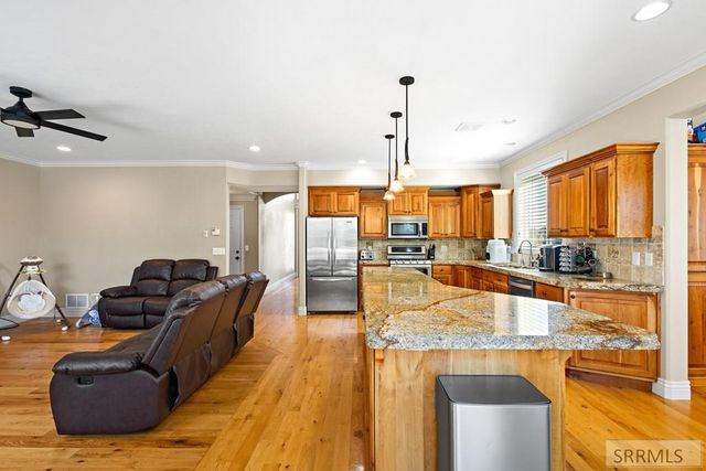 165 Fairhills Circle, Idaho Falls, ID 83401