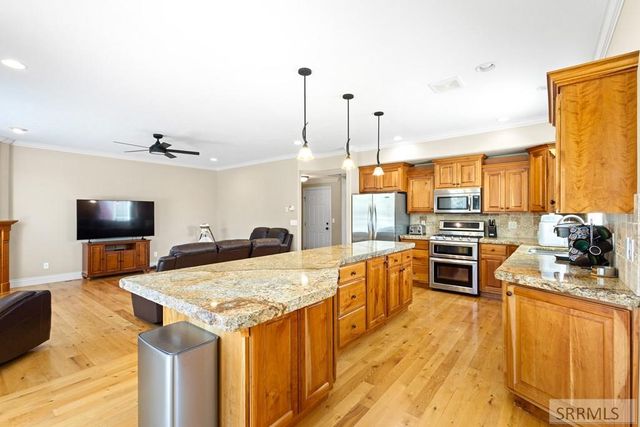 165 Fairhills Circle, Idaho Falls, ID 83401