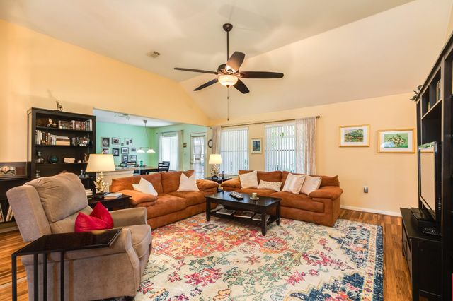 3722 S Peach Hollow Circle, Pearland, TX 77584