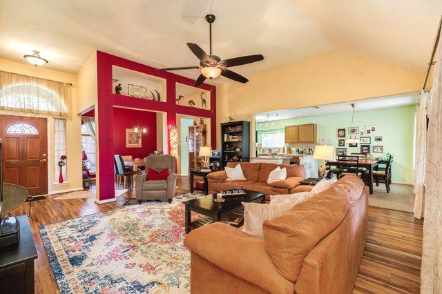 3722 S Peach Hollow Circle, Pearland, TX 77584