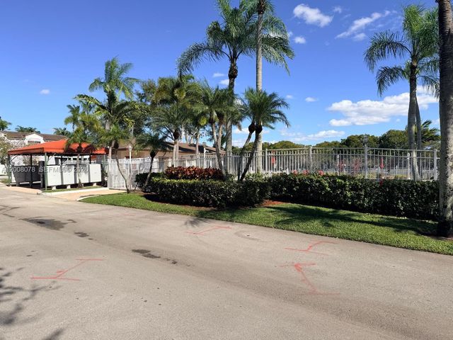 11509 NW 10th St 11509, Pembroke Pines, FL 33026