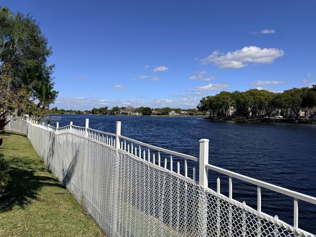 11509 NW 10th St 11509, Pembroke Pines, FL 33026