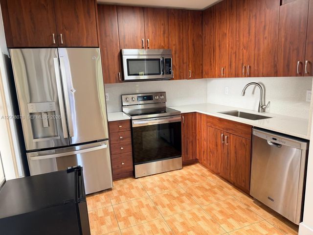 11509 NW 10th St 11509, Pembroke Pines, FL 33026