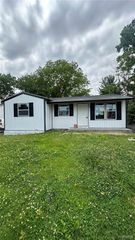 10525 Castle Drive, St Louis, MO 63034