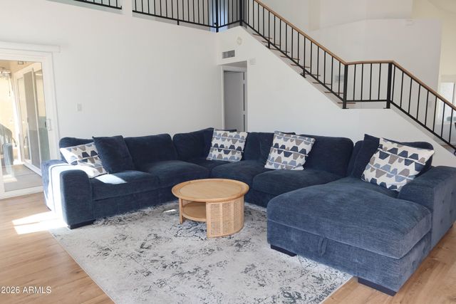 3113 E TOPEKA Drive, Phoenix, AZ 85050