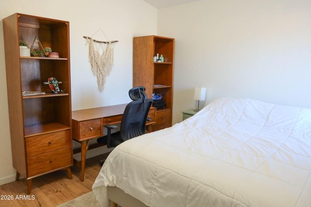 3113 E TOPEKA Drive, Phoenix, AZ 85050