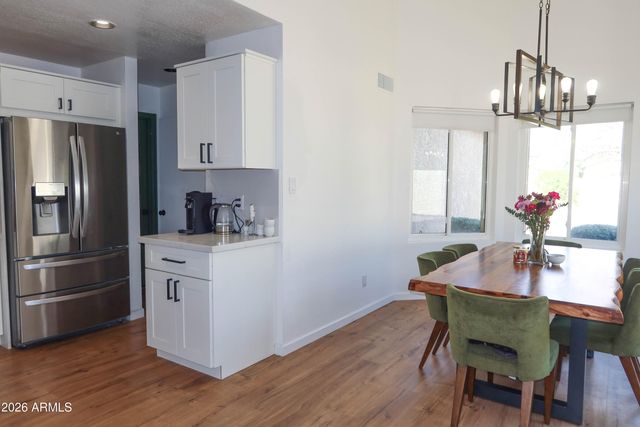 3113 E TOPEKA Drive, Phoenix, AZ 85050