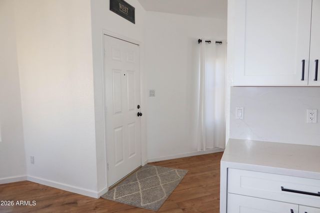 3113 E TOPEKA Drive, Phoenix, AZ 85050