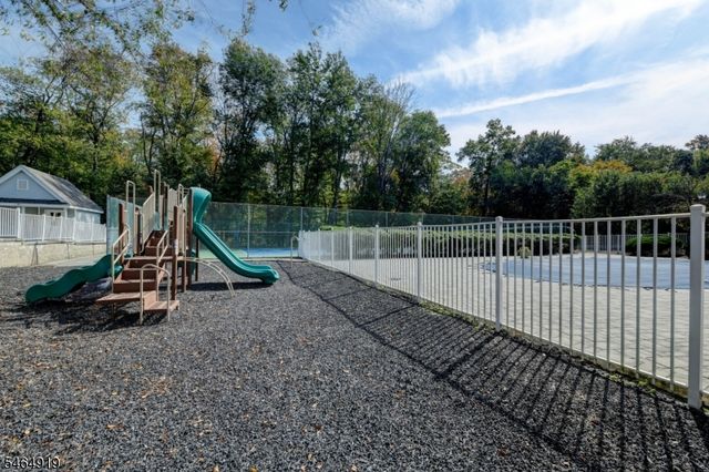 2003 Wendover Dr, Pequannock Twp., NJ 07444