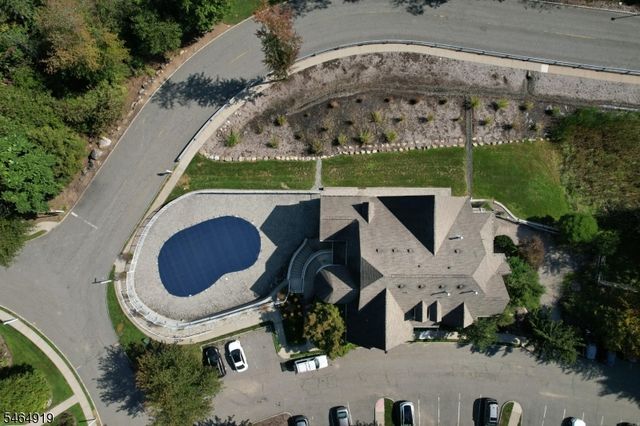2003 Wendover Dr, Pequannock Twp., NJ 07444