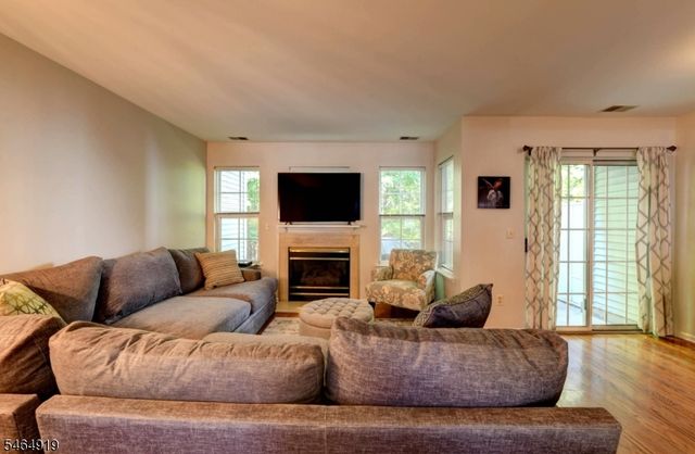 2003 Wendover Dr, Pequannock Twp., NJ 07444