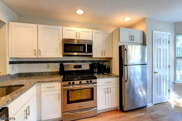 2003 Wendover Dr, Pequannock Twp., NJ 07444