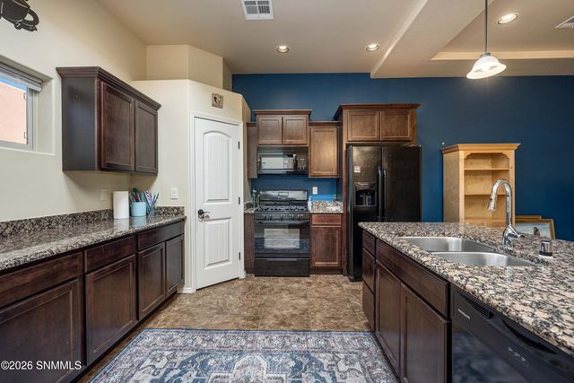 3988 Tayvis Road, Las Cruces, NM 88012