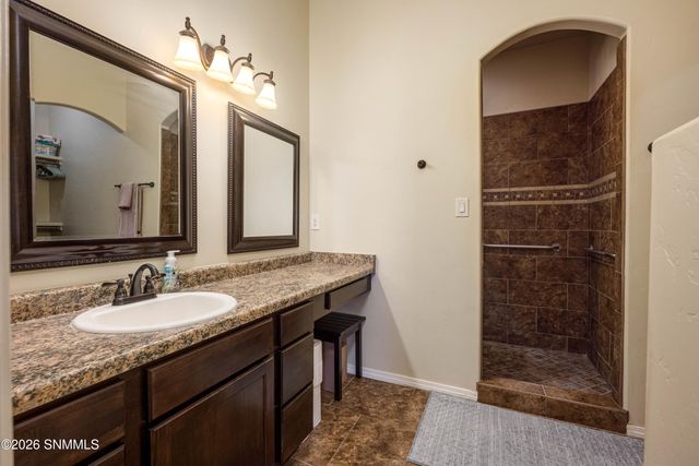 3988 Tayvis Road, Las Cruces, NM 88012