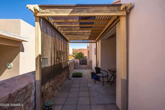 3988 Tayvis Road, Las Cruces, NM 88012