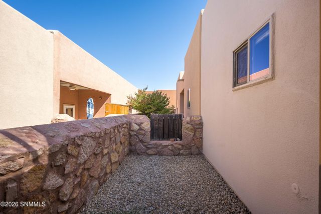 3988 Tayvis Road, Las Cruces, NM 88012