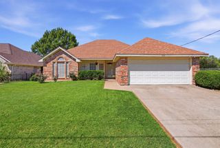 1400 Spanish Trail Drive, Granbury, TX 76048
