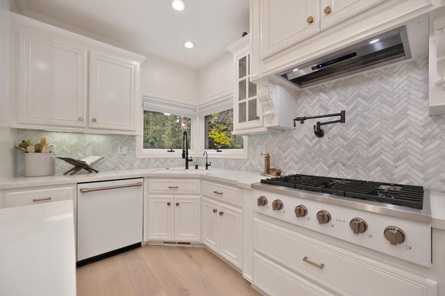 8060 Shelborne Dr, Granite Bay, CA 95746