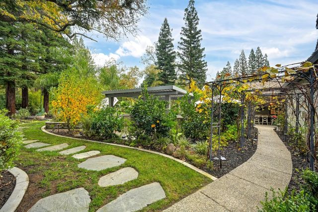 8060 Shelborne Dr, Granite Bay, CA 95746