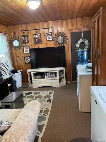 23409 Ranch Hill Drive W, Southfield, MI 48033