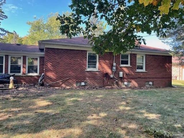 23409 Ranch Hill Drive W, Southfield, MI 48033