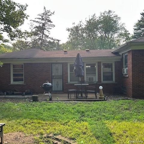 23409 Ranch Hill Drive W, Southfield, MI 48033