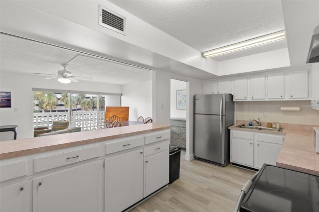 2401 BAYSHORE BOULEVARD 202, Tampa, FL 33629