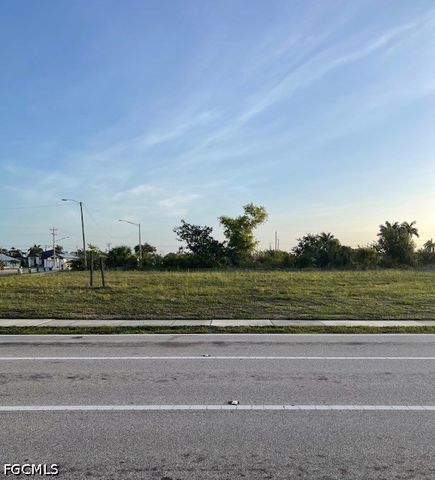 727 Gleason PKWY, Cape Coral, FL 33914