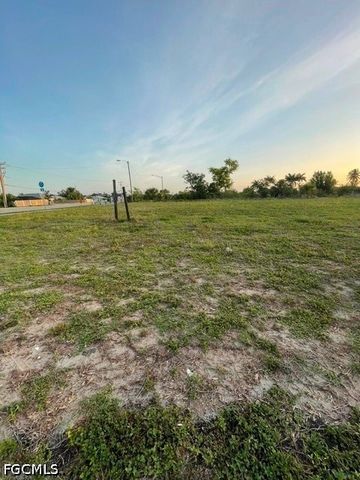 727 Gleason PKWY, Cape Coral, FL 33914