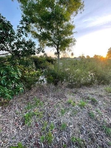 727 Gleason PKWY, Cape Coral, FL 33914