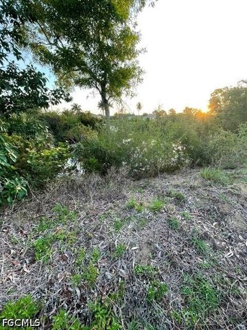 727 Gleason PKWY, Cape Coral, FL 33914