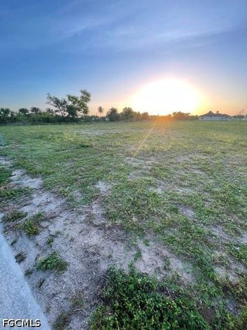 727 Gleason PKWY, Cape Coral, FL 33914