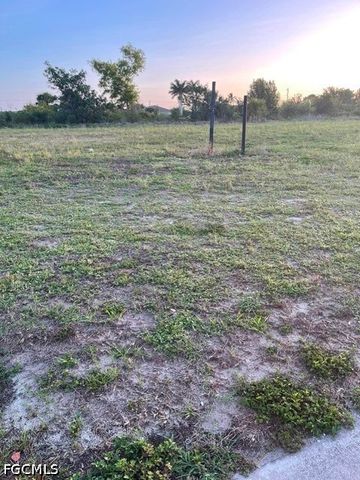 727 Gleason PKWY, Cape Coral, FL 33914