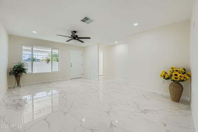 7601 N 40th Drive, Phoenix, AZ 85051