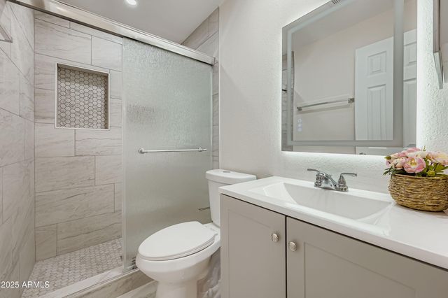 7601 N 40th Drive, Phoenix, AZ 85051