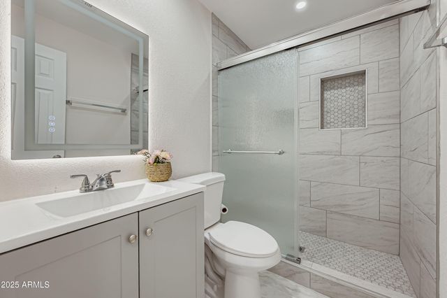 7601 N 40th Drive, Phoenix, AZ 85051