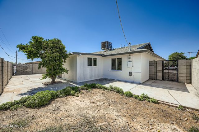 7601 N 40th Drive, Phoenix, AZ 85051