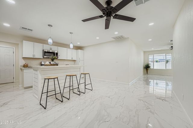 7601 N 40th Drive, Phoenix, AZ 85051