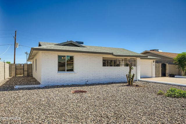 7601 N 40th Drive, Phoenix, AZ 85051