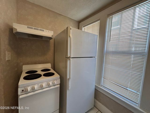 2623 COLLEGE Street 9, Jacksonville, FL 32204