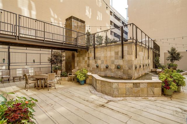 411 W 7th Street 202, Fort Worth, TX 76102