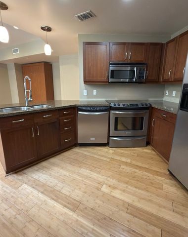 411 W 7th Street 202, Fort Worth, TX 76102