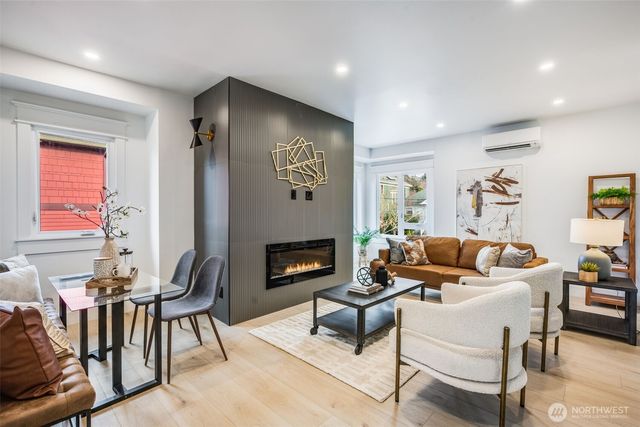 4203 - 4205 5th Avenue NW, Seattle, WA 98107