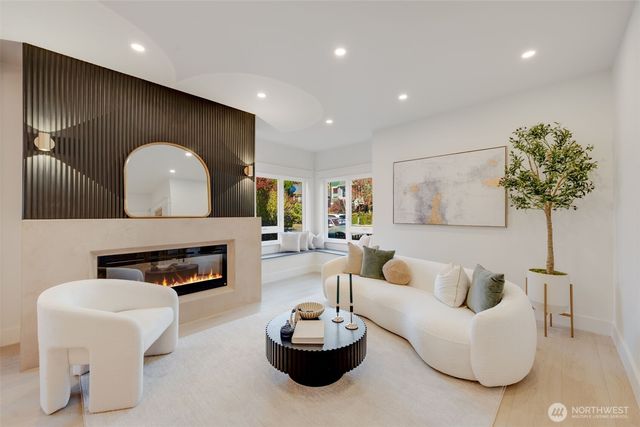 4203 - 4205 5th Avenue NW, Seattle, WA 98107