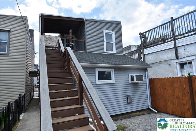 215 Cattell Street 2nd Floor, Easton, PA 18042