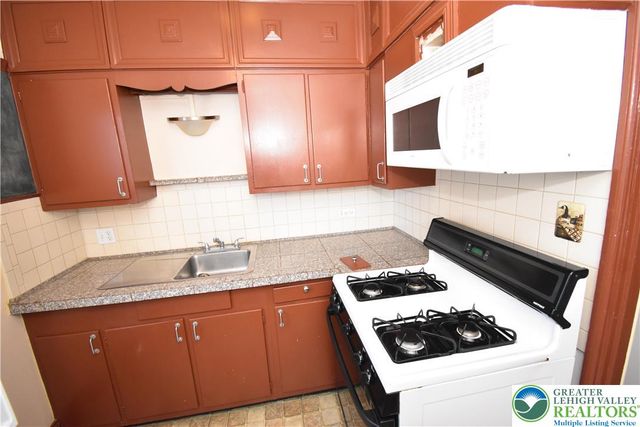 215 Cattell Street 2nd Floor, Easton, PA 18042