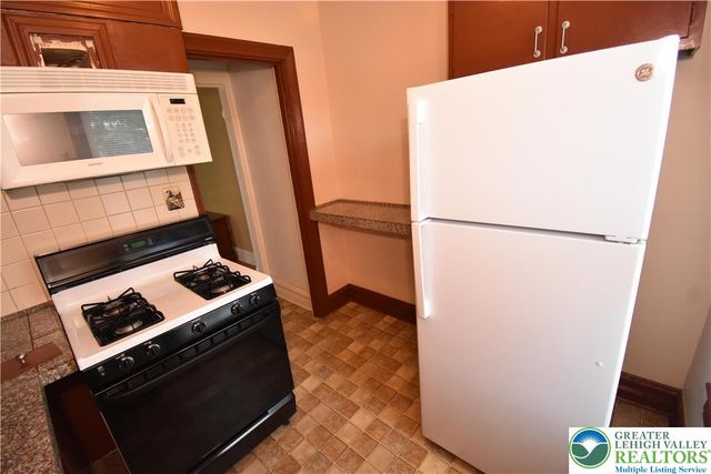215 Cattell Street 2nd Floor, Easton, PA 18042