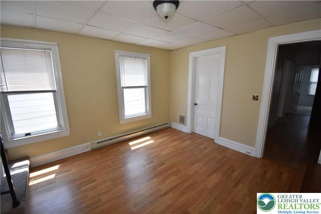215 Cattell Street 2nd Floor, Easton, PA 18042