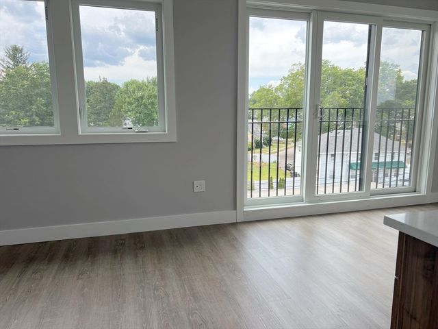 80 Bridge St 303, Dedham, MA 02026