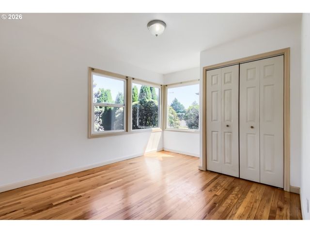 9320 Se YAMHILL St, Portland, OR 97216